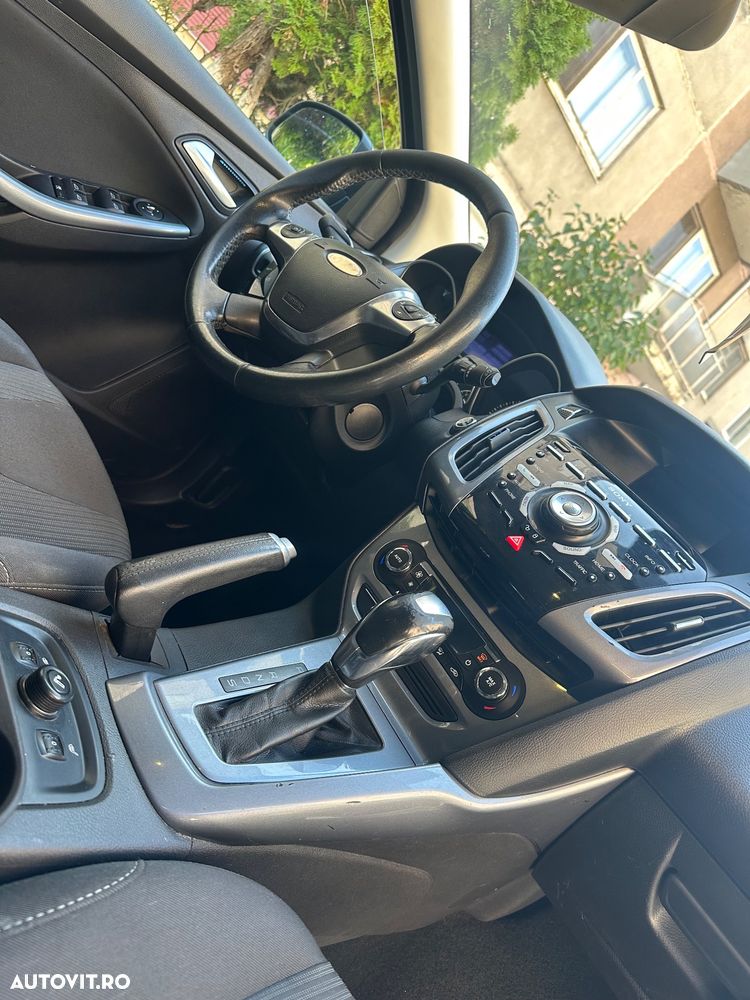 Ford Focus - 11