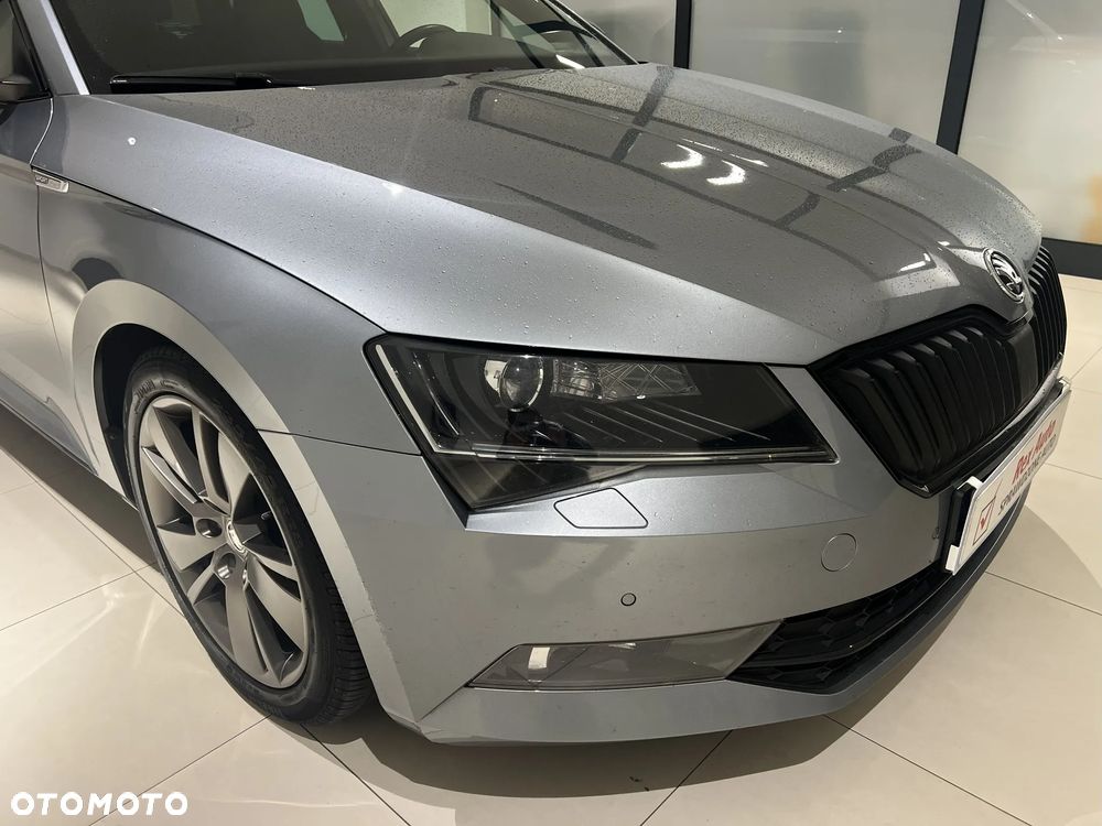 Skoda Superb 2.0 TDI Sportline DSG - 5