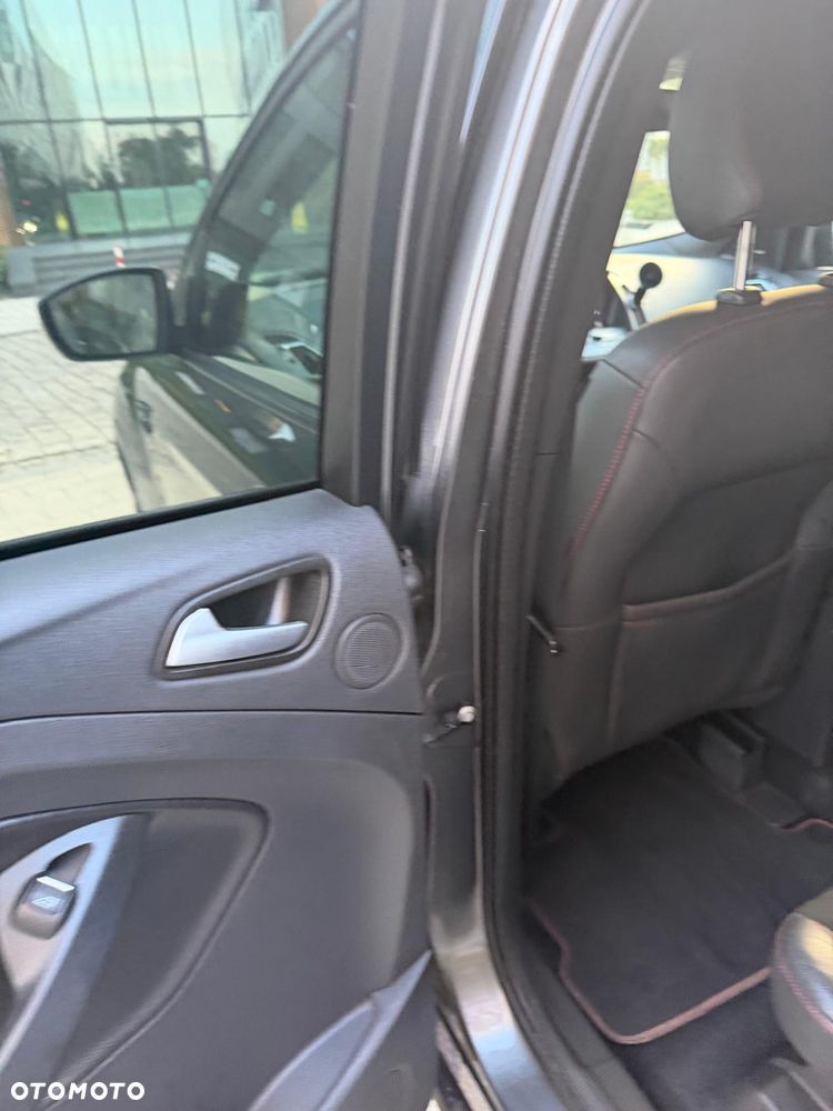 Ford Kuga 1.5 EcoBoost FWD ST-Line - 25