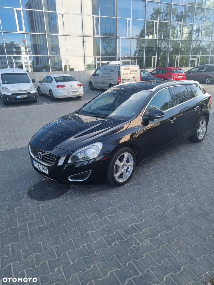 Volvo V60 D2 Summum - 1