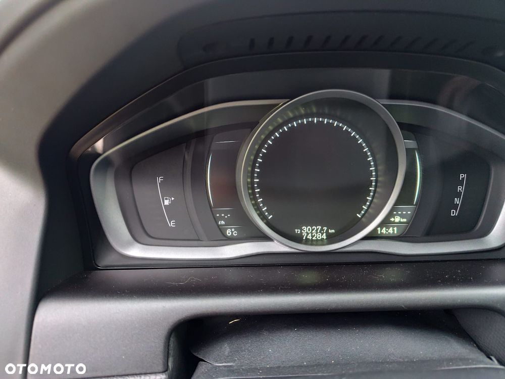 Volvo XC 60 D4 AWD Geartronic Momentum - 16