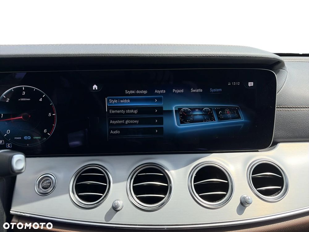 Mercedes-Benz Klasa E 220 d 4-Matic Exclusive - 29