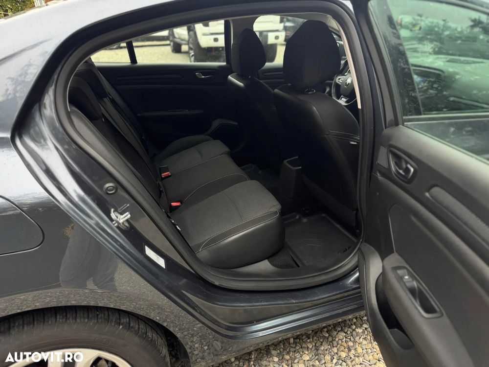 Renault Megane TCe Business - 4
