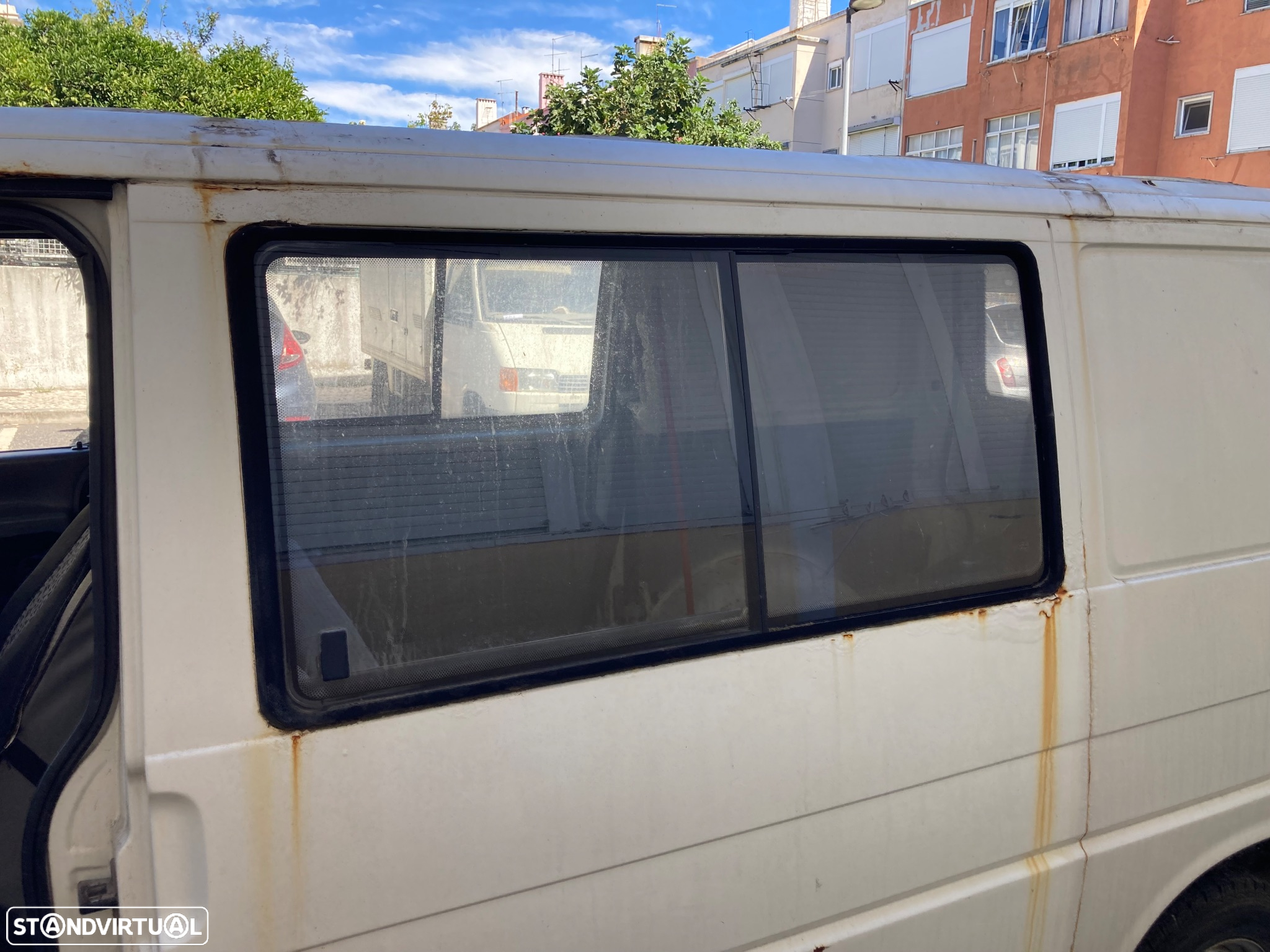 VW Transporter 1.9 D - 13