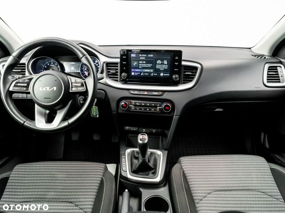 Kia Ceed 1.5 T-GDI M - 19