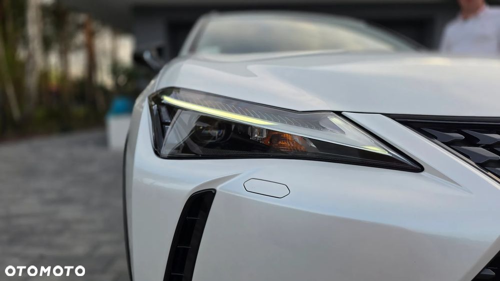Lexus UX 250h GPF F Impression 2WD - 32