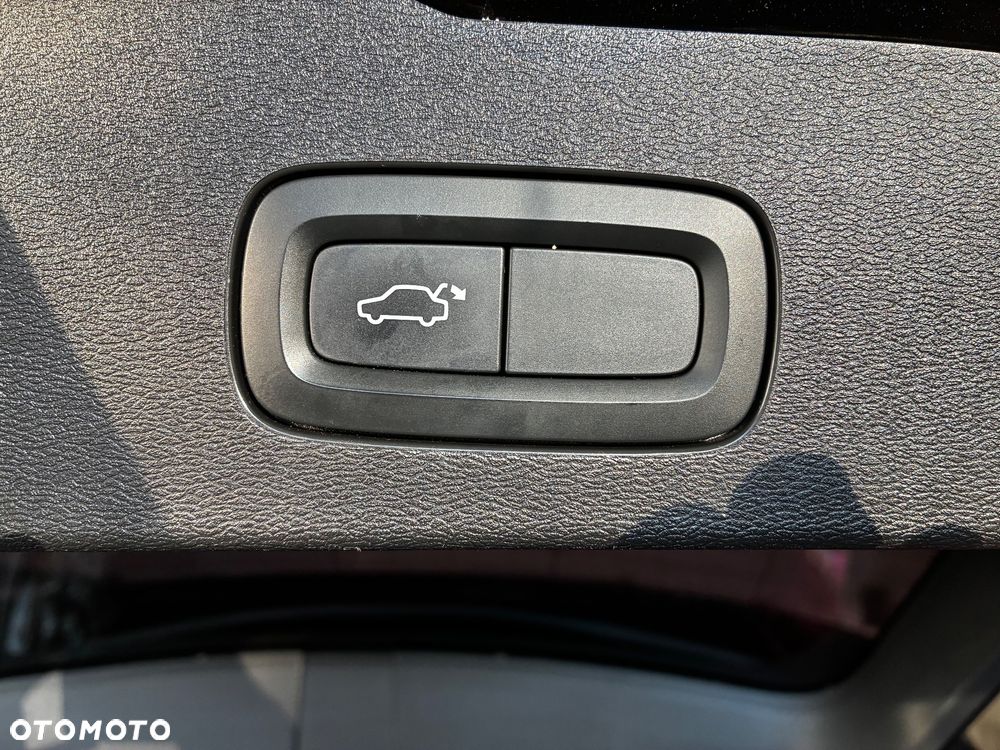 Volvo V60 T4 Momentum Pro - 26