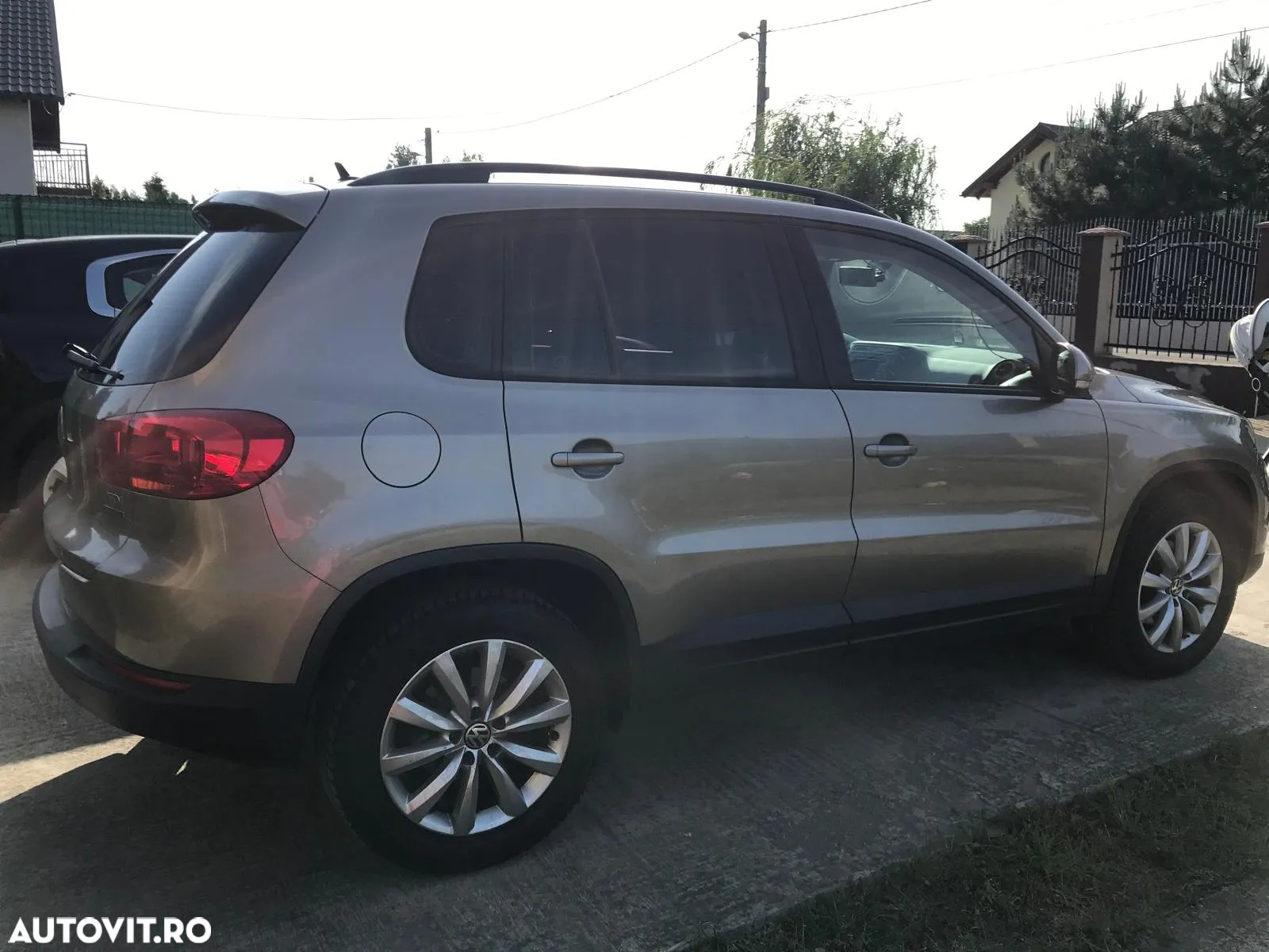 Volkswagen Tiguan - 2