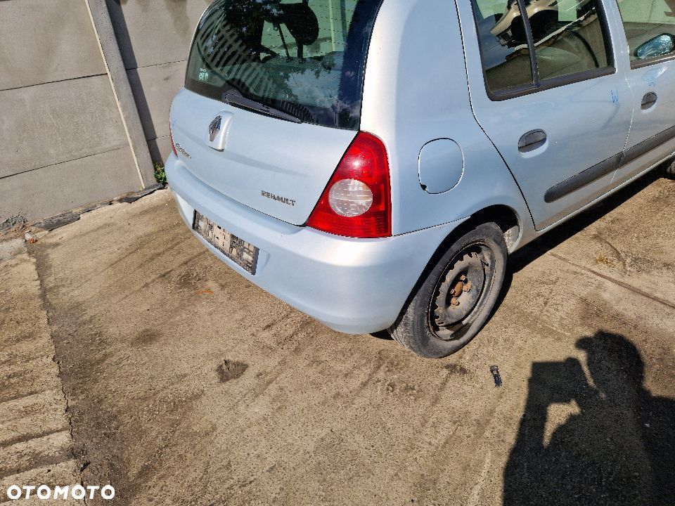 RENAULT CLIO II LIFT LAMPA TYŁ PRAWA - 1