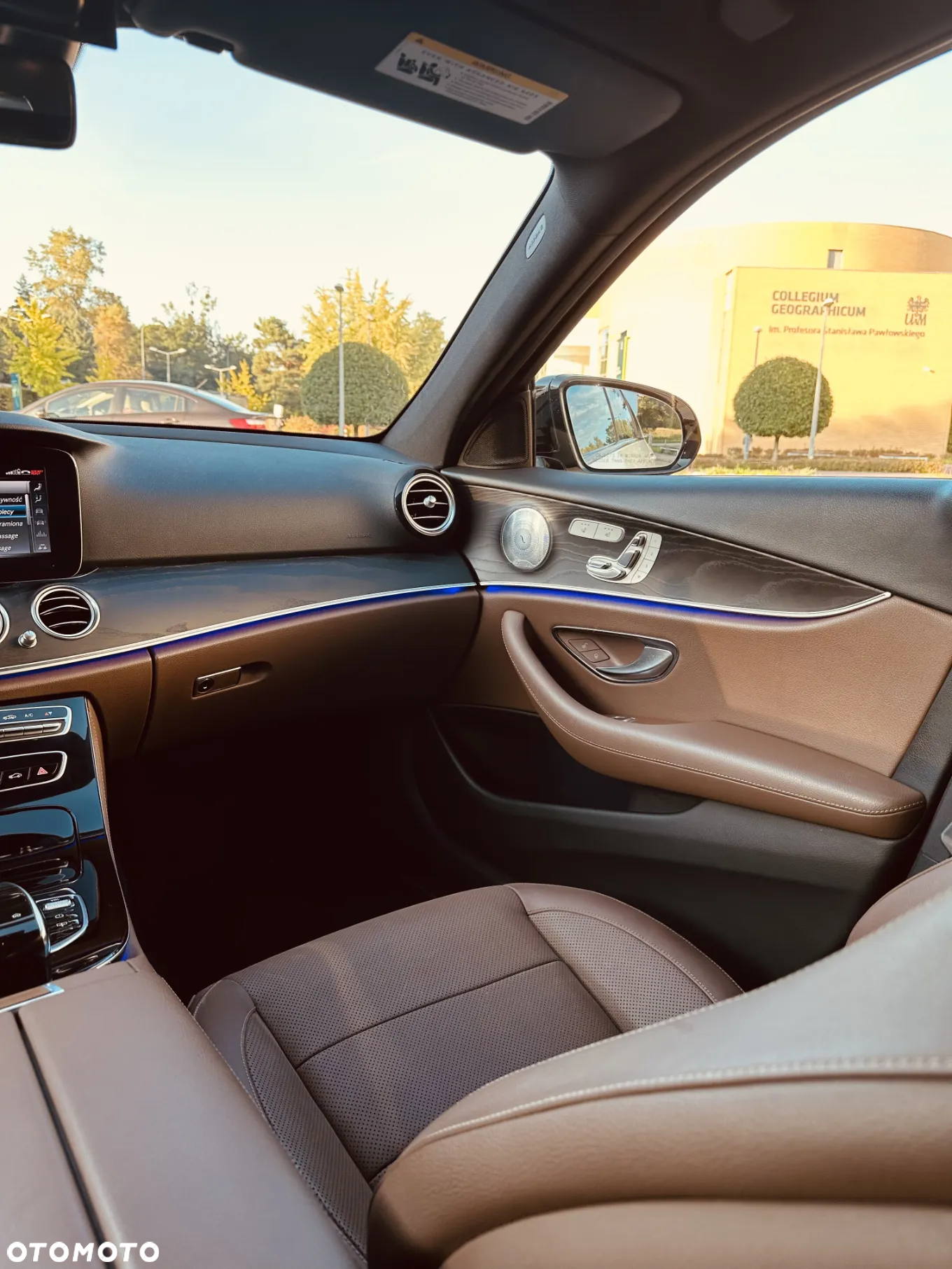 Mercedes-Benz Klasa E 300 9G-TRONIC - 25