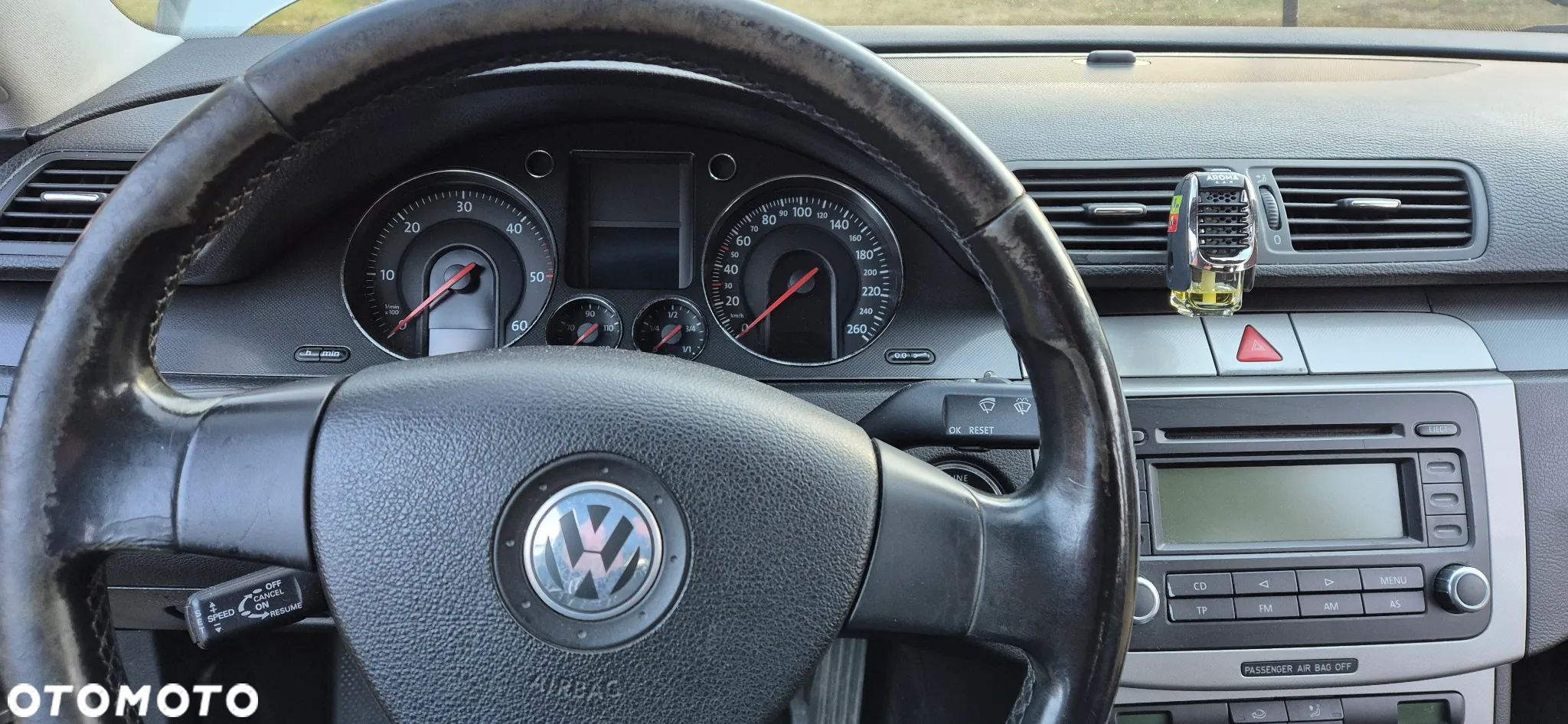Volkswagen Passat 2.0 TDI Comfortline - 14