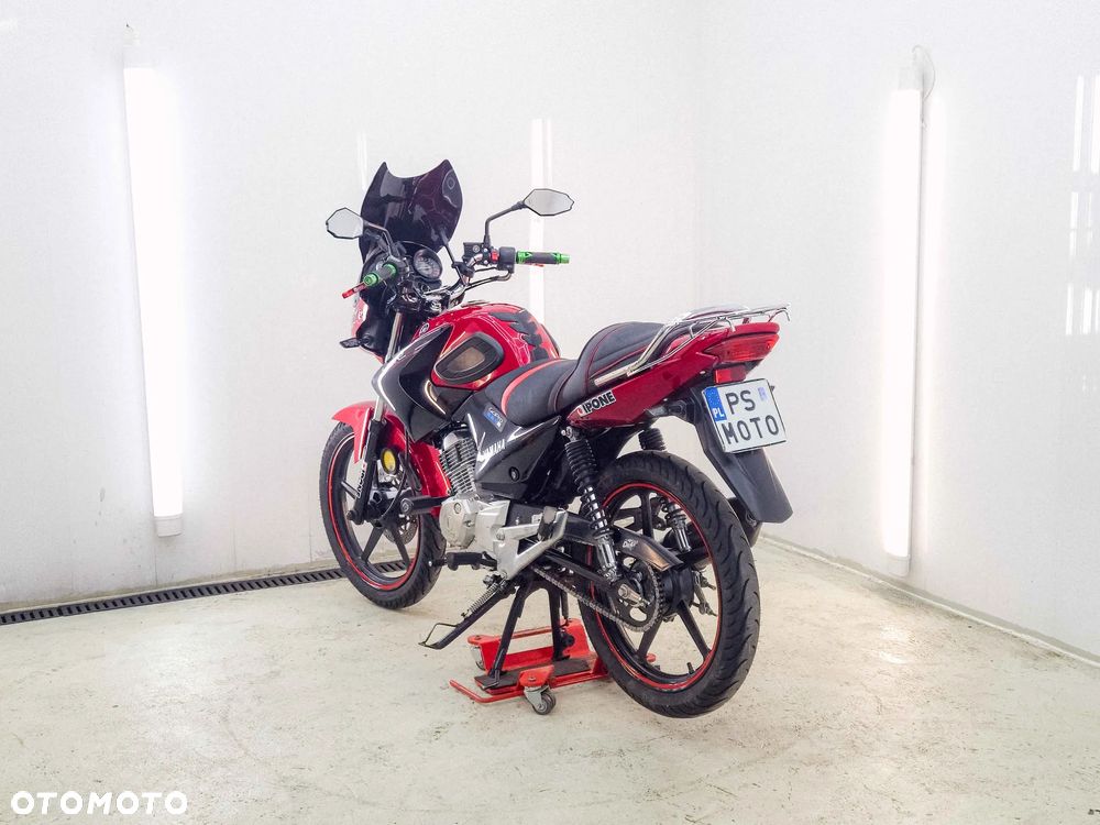 Yamaha YBR - 8