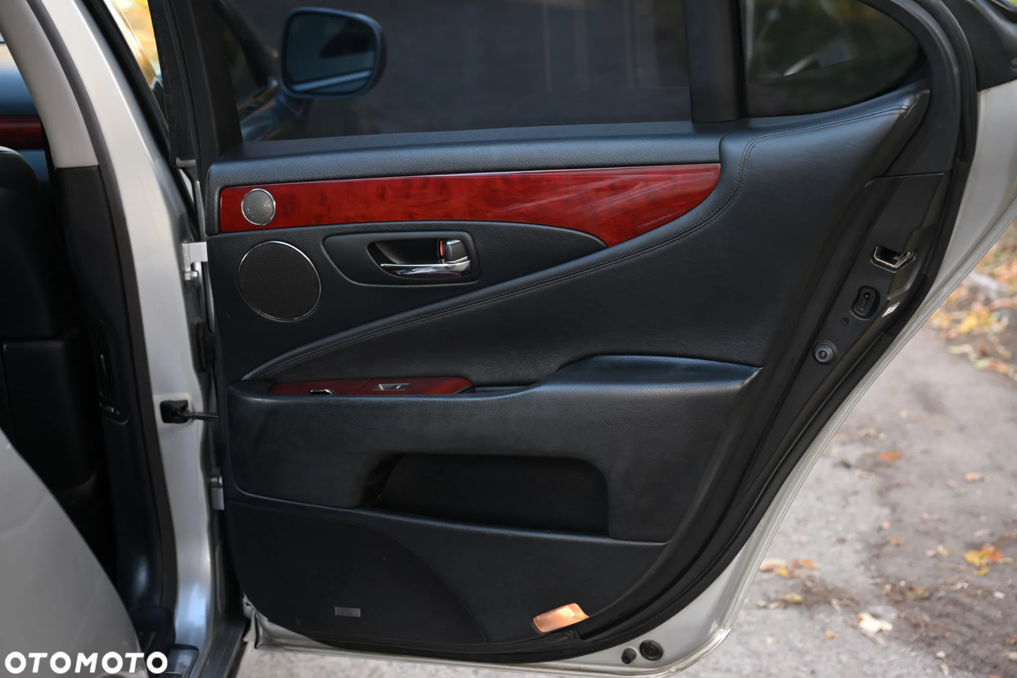 Lexus LS 460 Dynamic Line + Impression Line - 32