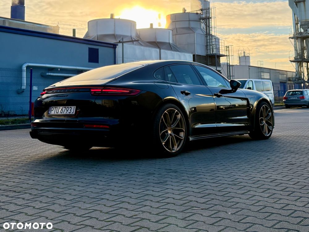 Porsche Panamera 4 - 11