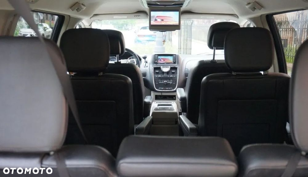 Chrysler Town & Country 3.6 Limited - 8
