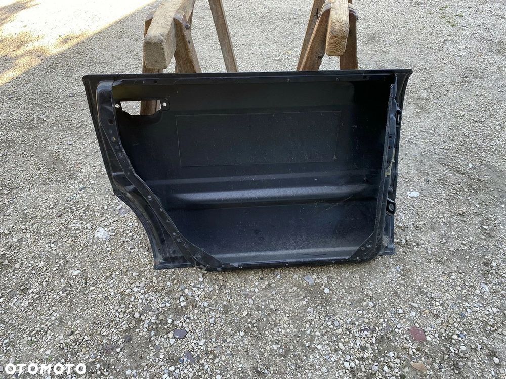 DRZWI TYLNE LEWE AUDI 100 V8 5000 - 7