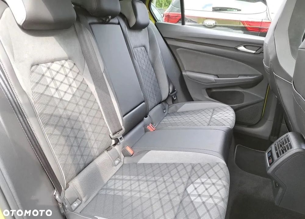 Volkswagen Golf 1.5 eTSI EVO R-Line DSG - 11