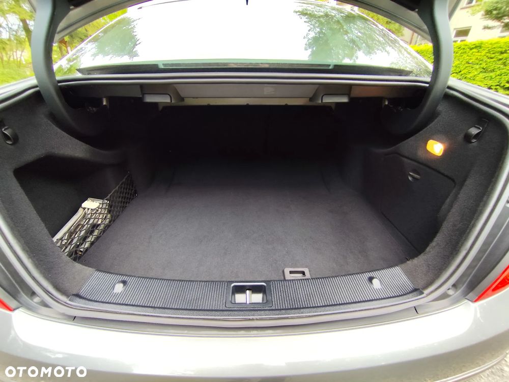 Mercedes-Benz Klasa C 180 BlueEFFICIENCY Avantgarde - 33