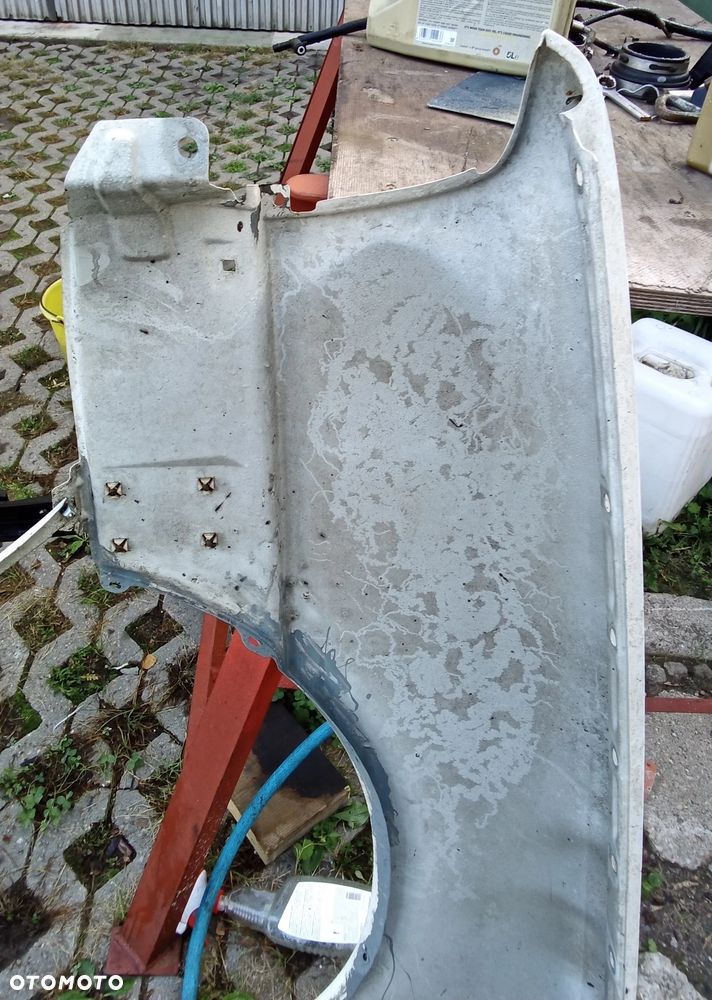 Błotnik prawy przód Audi 80  B3 - 7