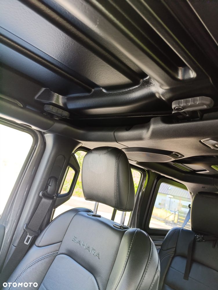 Jeep Wrangler - 9