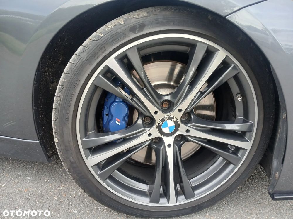 BMW Seria 3 335d Touring xDrive Edition M Sport Shadow - 16