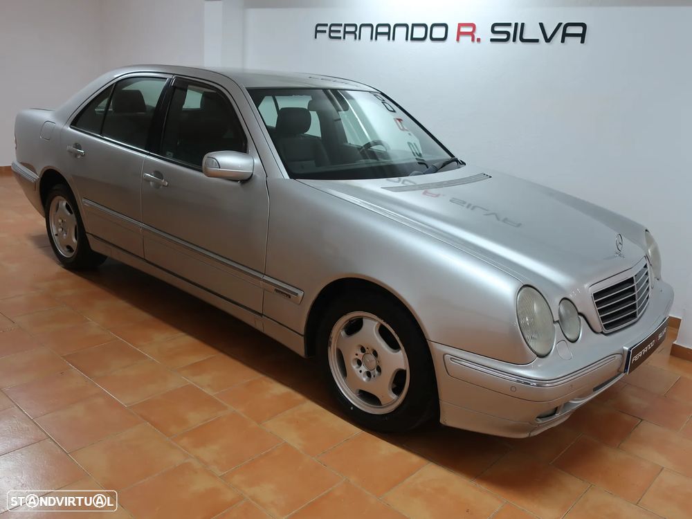 Mercedes-Benz E 220 CDI Elegance - 4