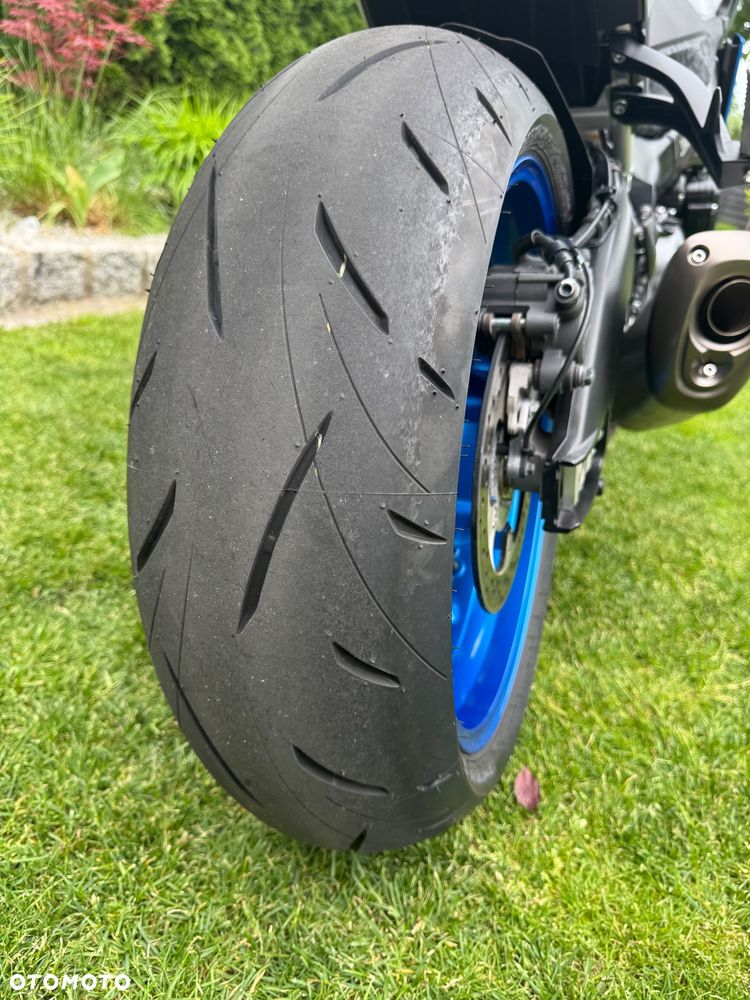 Suzuki GSX 1000 - 5