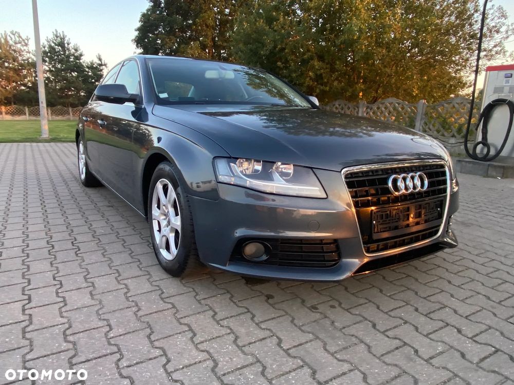 Audi A4 Limousine - 10