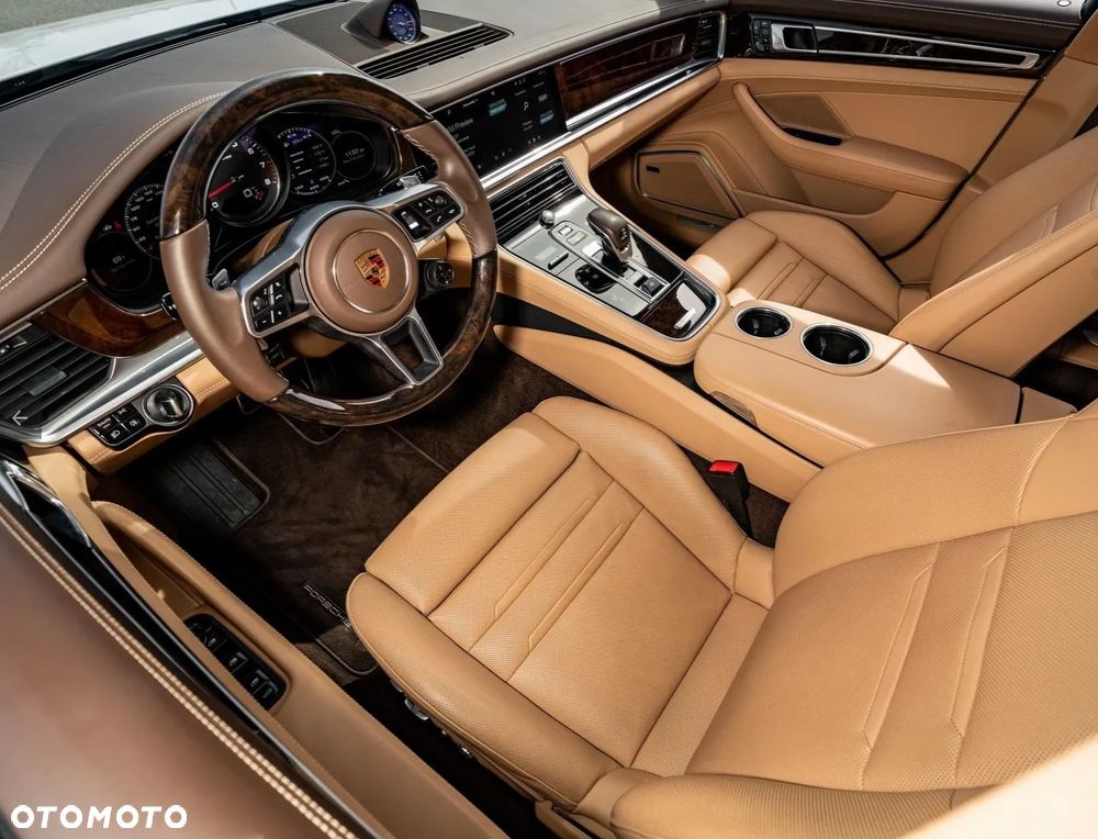 Porsche Panamera 4S - 11