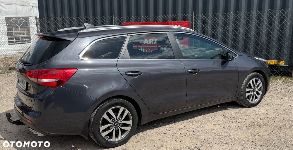 Kia Ceed 1.6 CRDi 136 ISG GT Line - 26