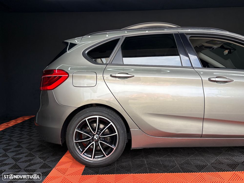 BMW 218 Active Tourer d Line Sport - 24