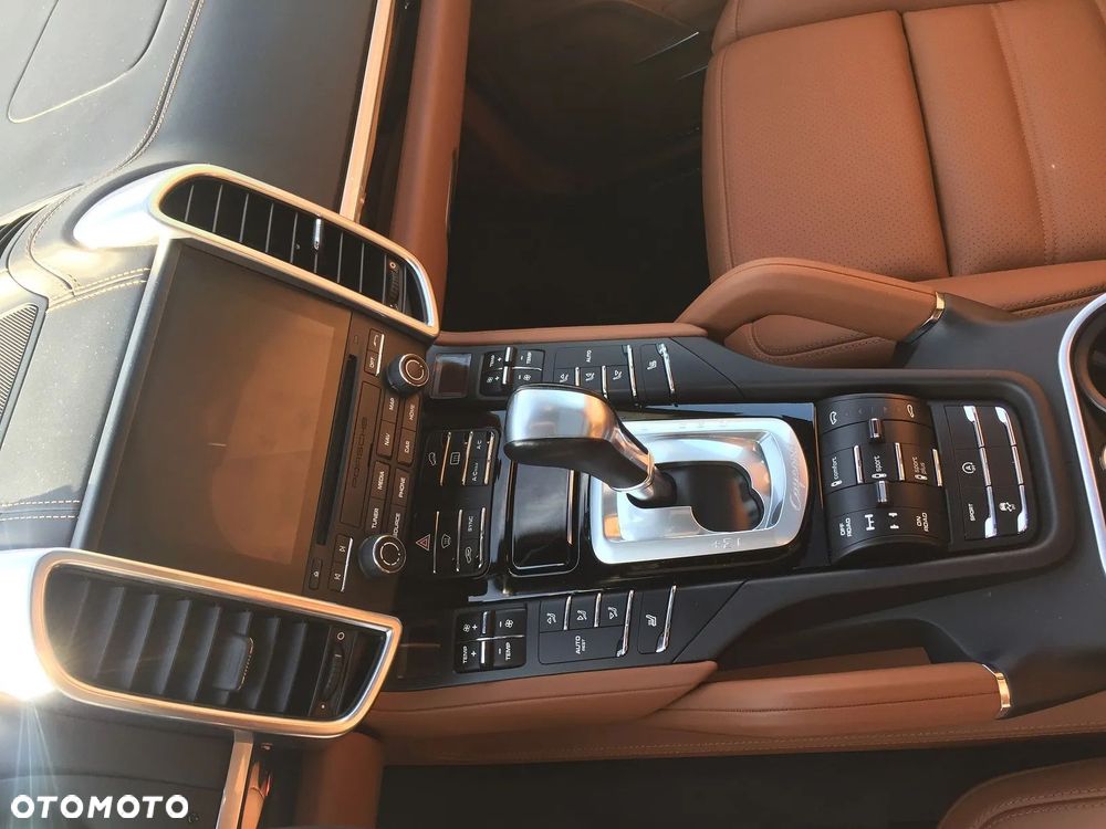 Porsche Cayenne Diesel Platinum Edition - 13