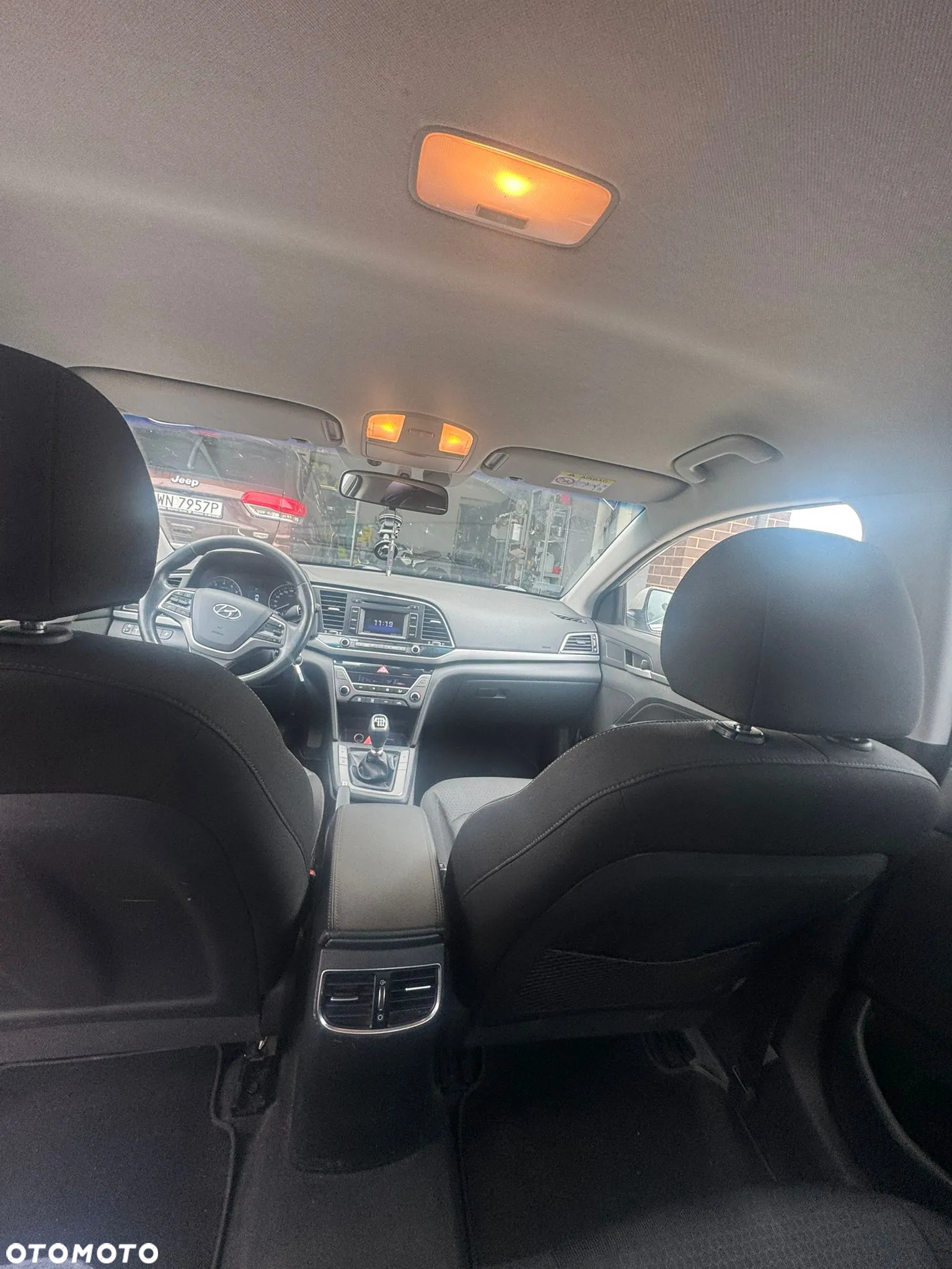 Hyundai Elantra - 8