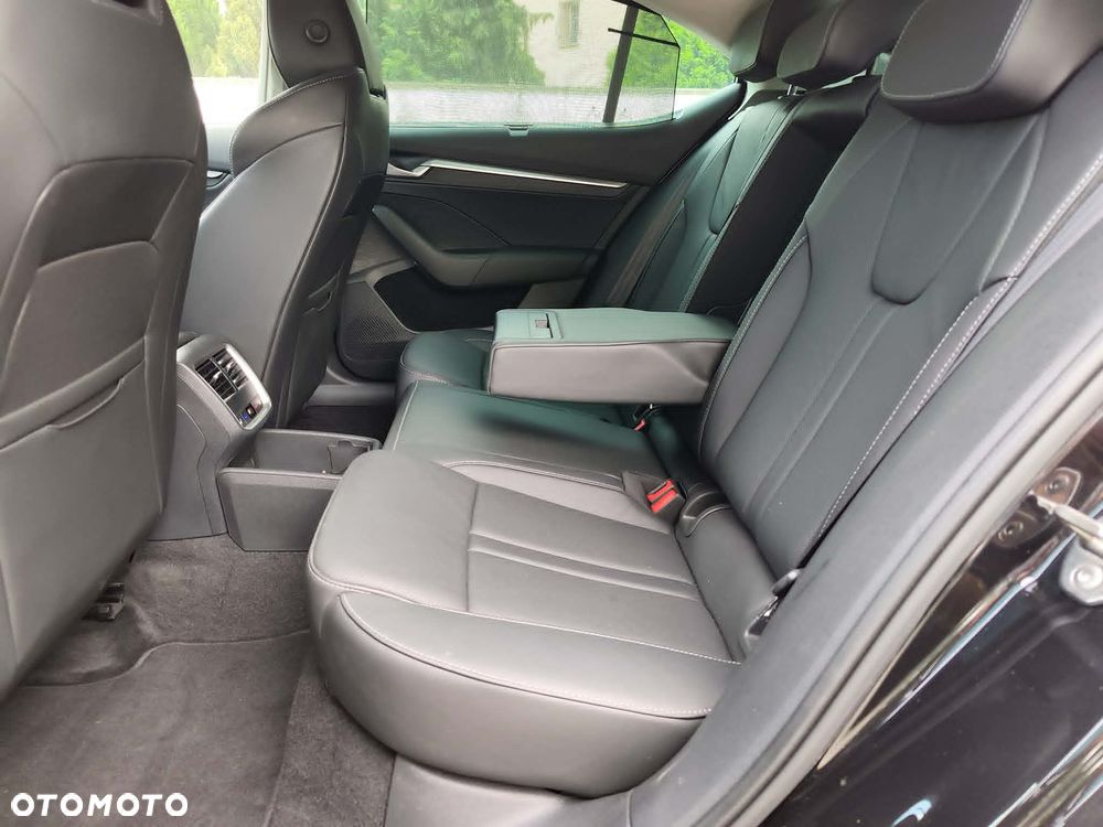 Skoda Octavia 2.0 TDI Sportline Tech DSG - 22
