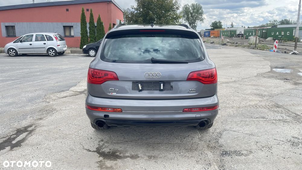 Audi Q7 - 7