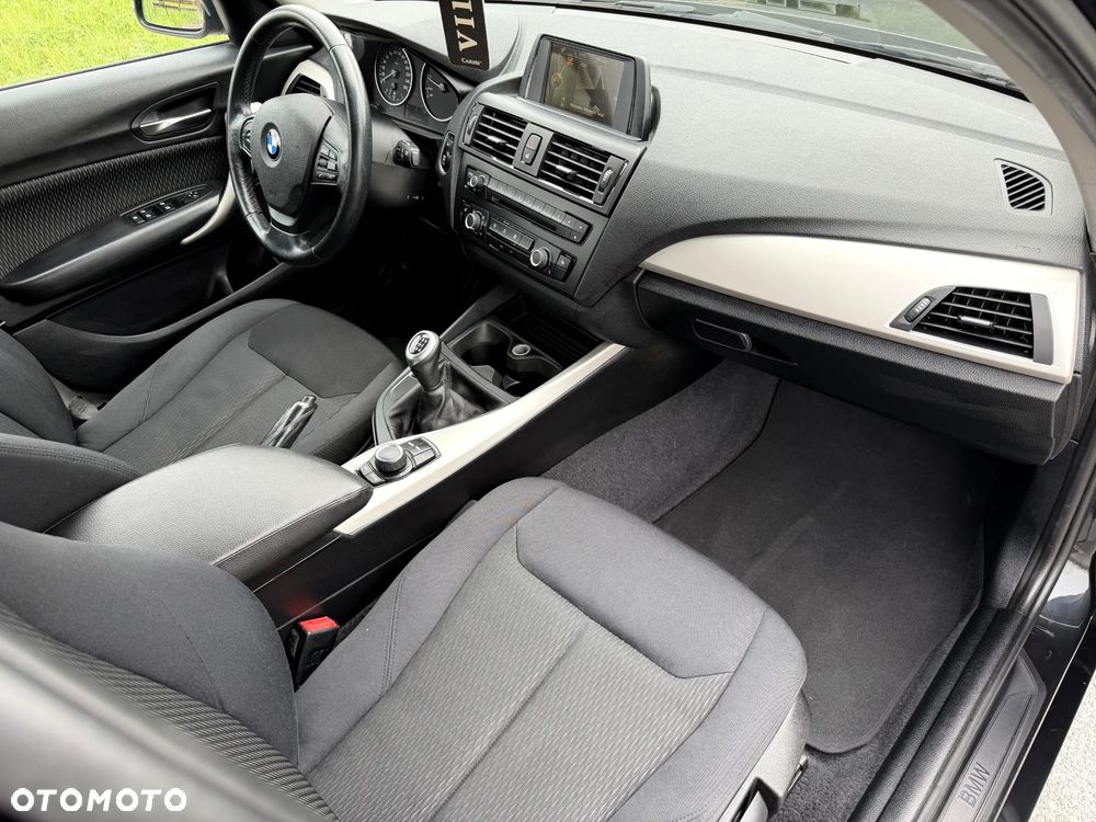 BMW Seria 1 116i - 11