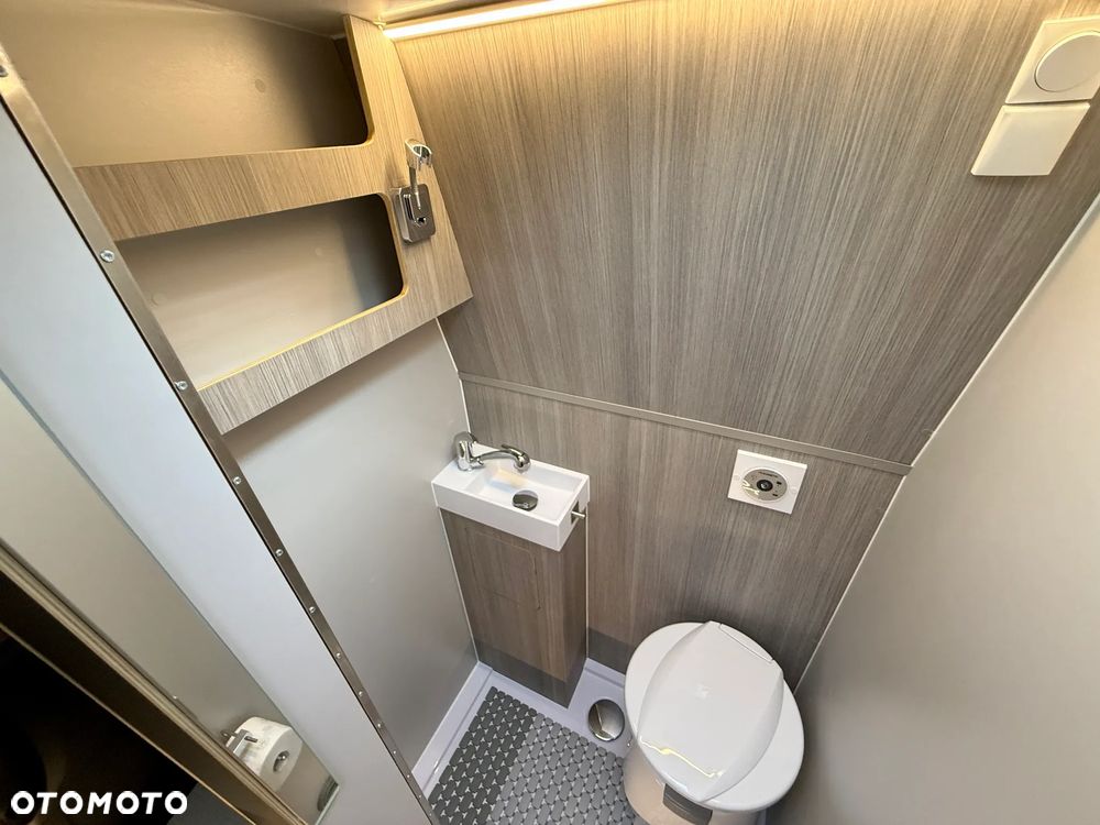 Mercedes-Benz Sprinter - 15