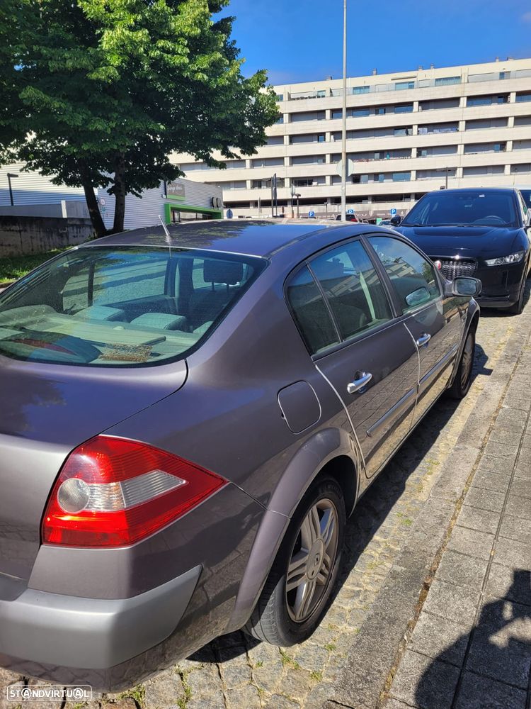 Renault Mégane 1.4 Confort Privilége - 5