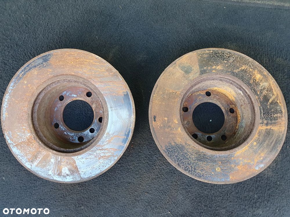 TARCZE PRZÓD KOMPLET 2 SZT ŁADNE BMW E39 2.5 TDS - 3