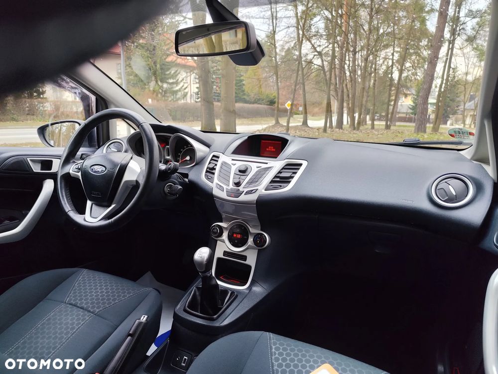 Ford Fiesta 1.4 Silver X (Trend) EU5 - 28