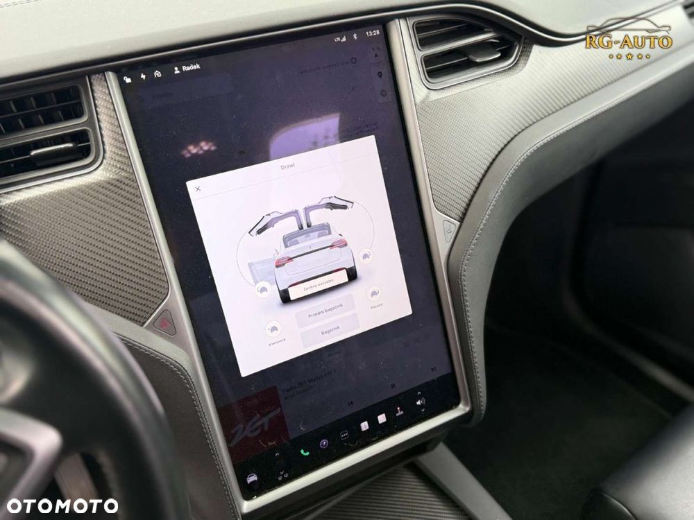 Tesla Model X - 36