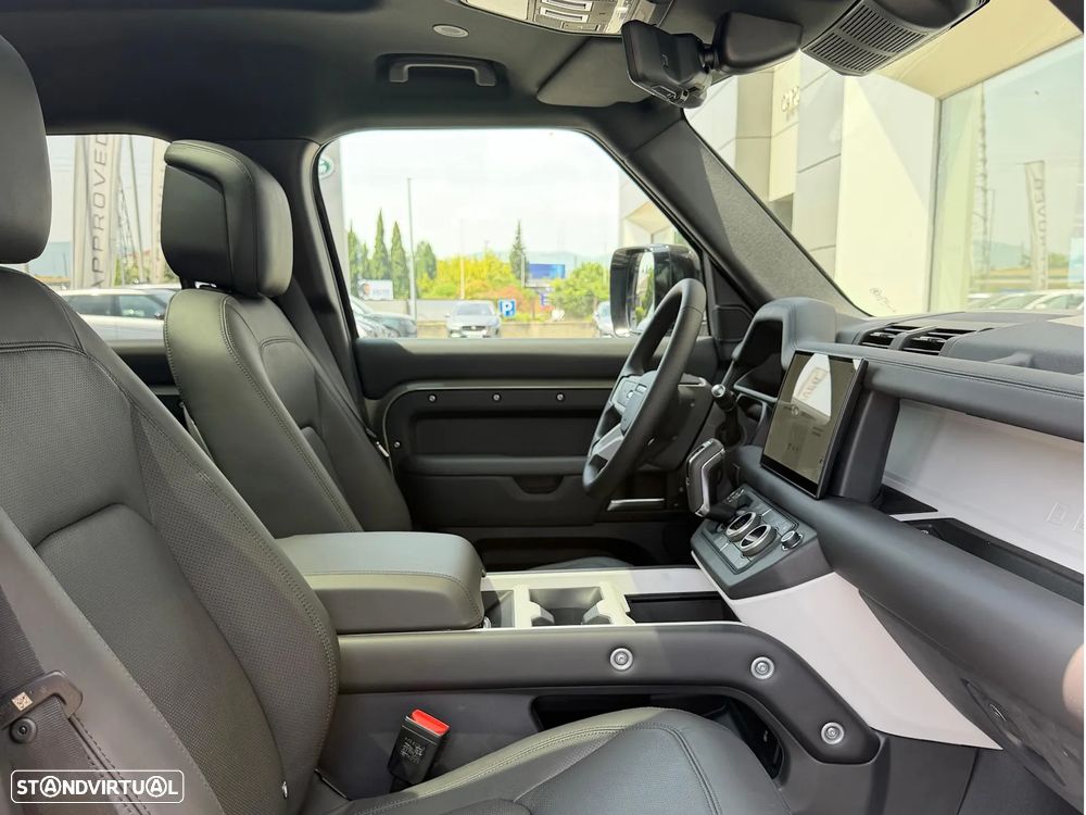Land Rover Defender 2.0 P300e 110 AWD X-Dynamic SE - 5