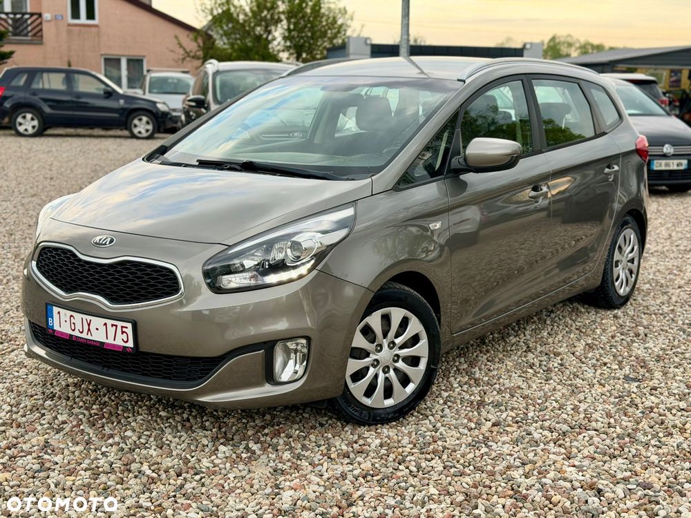 Kia Carens - 13