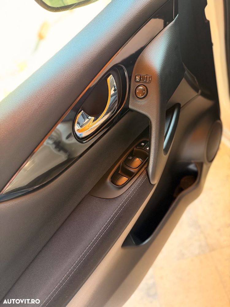 Nissan Qashqai 1.5 DCI Start/Stop N-Connecta - 16