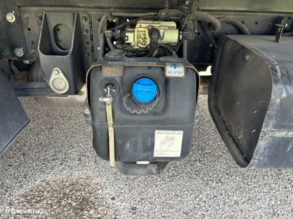 Mitsubishi Canter FUSO 3C15 CONTENTOR COM PLATAFORMA 1.000Kg - 44