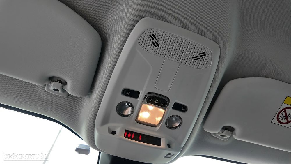 Peugeot 2008 PureTech 130 EAT8 GT - 33