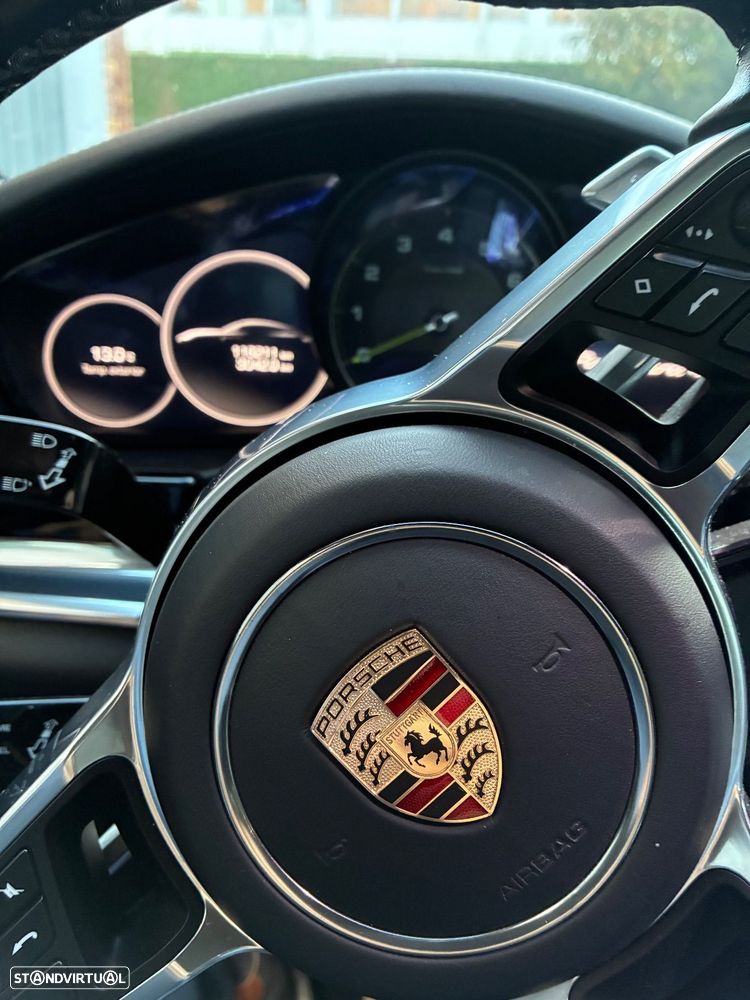 Porsche Panamera 4 E-Hybrid - 10