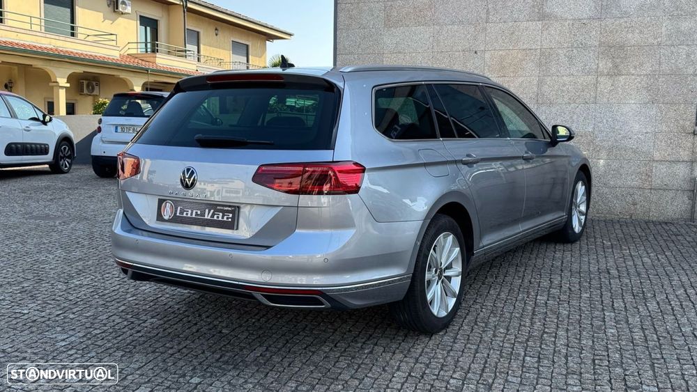VW Passat Variant 2.0 TDi Business DSG - 8