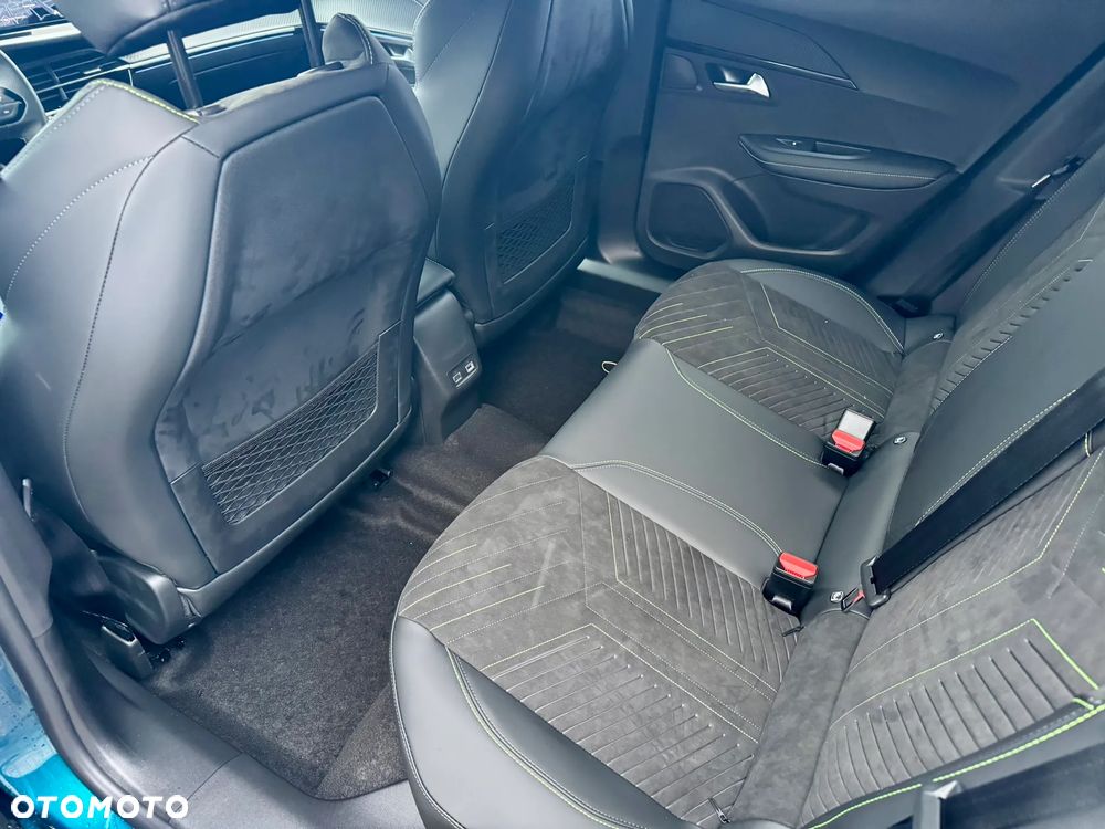 Peugeot 2008 PureTech mHEV GT e-DCS6 - 13