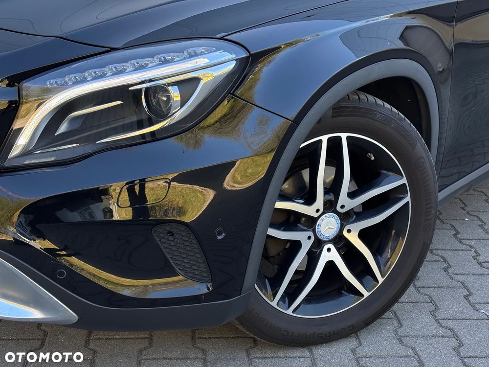 Mercedes-Benz GLA 200 7G-DCT Urban - 3
